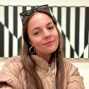 Meet your Posher, Chloe